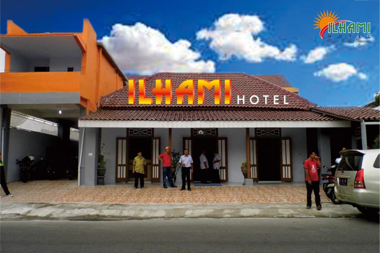 Hotel Ilhami Blitar Exterior foto