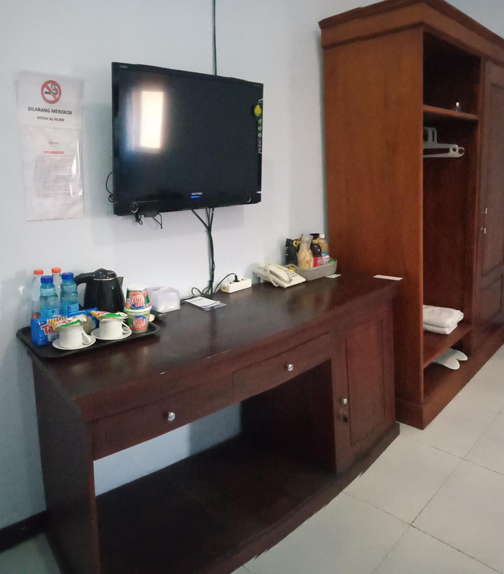 Hotel Ilhami Blitar Exterior foto